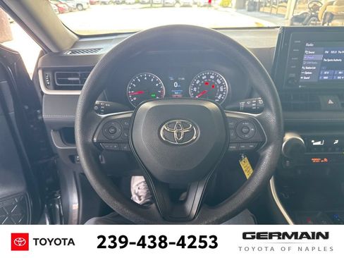 Used 2021 Toyota RAV4 LE AWD/4WD image 18