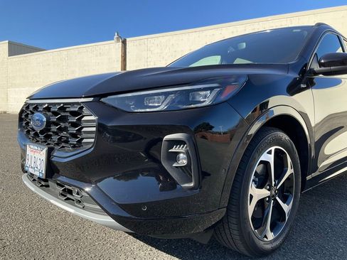 Used 2024 Ford Escape ST-Line Elite w/ Premium Technology Package image 69