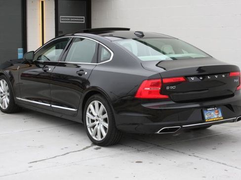 Used 2017 Volvo S90 T6 Inscription w/ Vision Package image 10