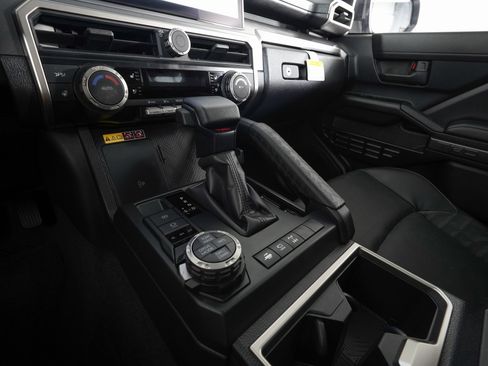 Used 2025 Toyota 4Runner TRD Off-Road image 23