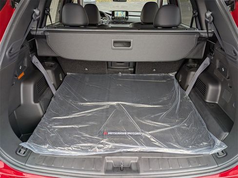 New 2025 Mitsubishi Outlander SE image 27