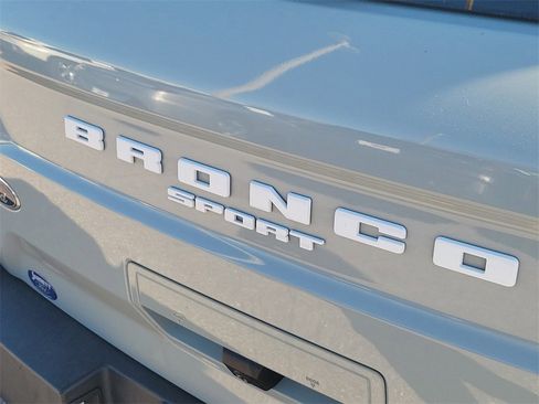 Used 2021 Ford Bronco Sport Outer Banks image 9