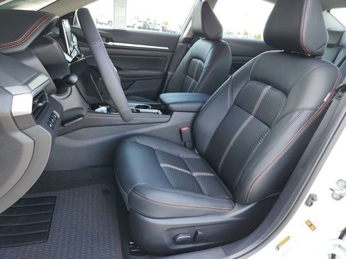 New 2025 Nissan Altima 2.5 SR image 7