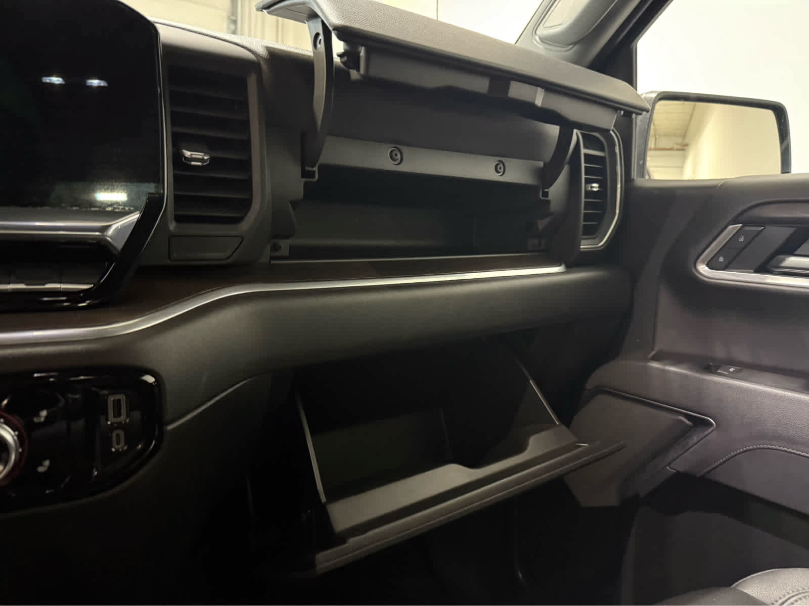 Used 2025 GMC Sierra 1500 SLT AWD/4WD image 20