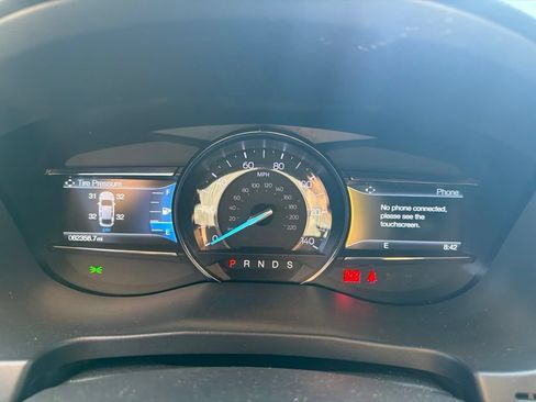 Used 2019 Ford Explorer XLT w/ Equipment Group 202A AWD/4WD image 15