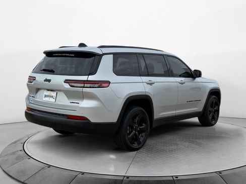 Used 2023 Jeep Grand Cherokee L Limited w/ Black Appearance Package AWD/4WD image 2