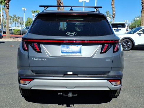 Certified 2025 Hyundai Tucson Limited AWD/4WD image 4