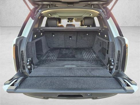 Used 2024 Land Rover Range Rover SE AWD/4WD image 6