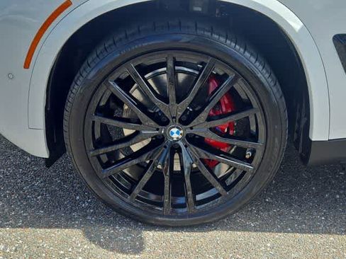 Used 2024 BMW X5 xDrive40i w/ M Sport Package AWD/4WD image 14