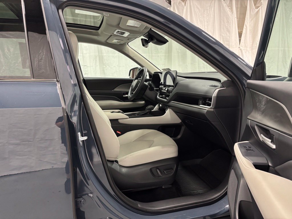 Used 2026 Toyota Grand Highlander AWD image 64