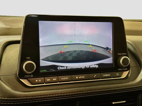 Used 2023 Nissan Rogue S AWD/4WD image 22