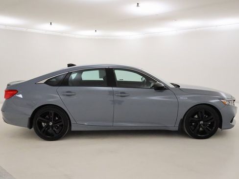Used 2022 Honda Accord Sport image 2