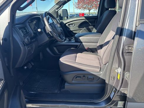 Used 2023 Nissan Titan SV w/ SV Convenience Package AWD/4WD image 12