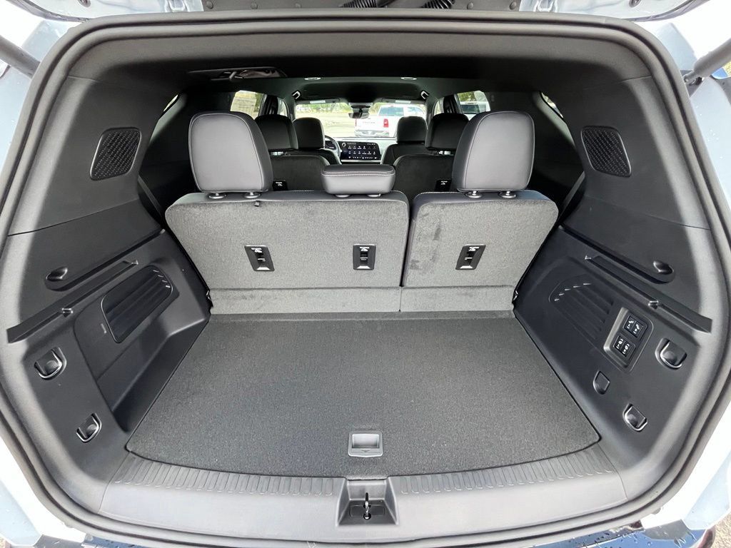 New 2026 Chevrolet Traverse High Country AWD/4WD image 17
