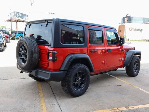 Used 2018 Jeep Wrangler Unlimited Sport S AWD/4WD image 5