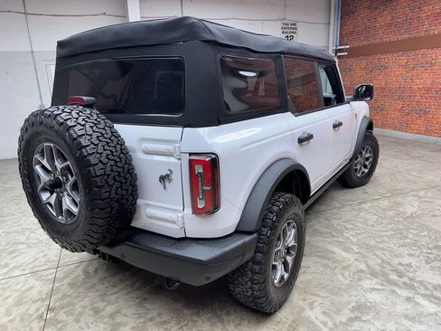 Used 2023 Ford Bronco Badlands image 5