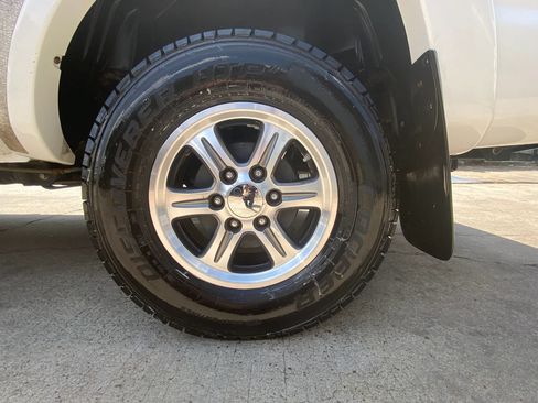 Used 2011 Toyota Tacoma PreRunner w/ SR5 Pkg #2 RWD image 23