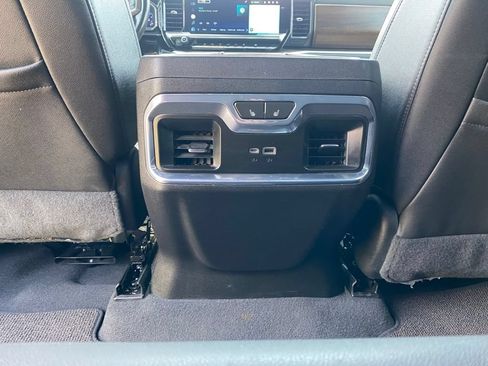 Used 2022 Chevrolet Silverado 1500 High Country w/ High Country Premium Package AWD/4WD image 33