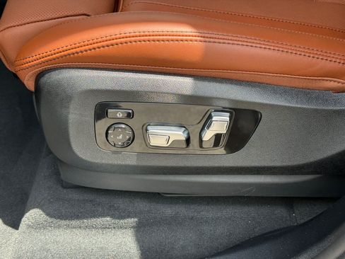 New 2026 BMW X5 xDrive40i w/ M Sport Package AWD/4WD image 13