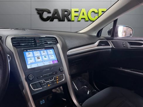 Used 2019 Ford Fusion SE FWD image 34