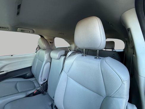 Used 2024 Toyota Sienna XLE image 26