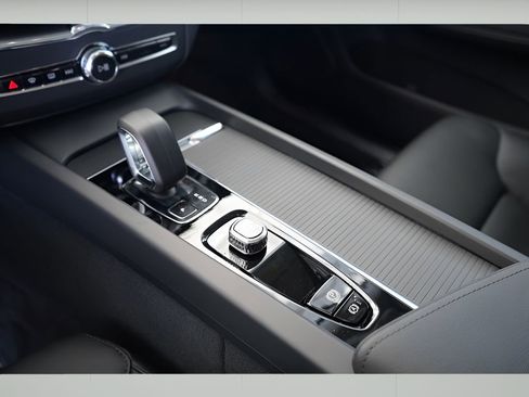 New 2025 Volvo XC60 B5 Core w/ Climate Package image 22