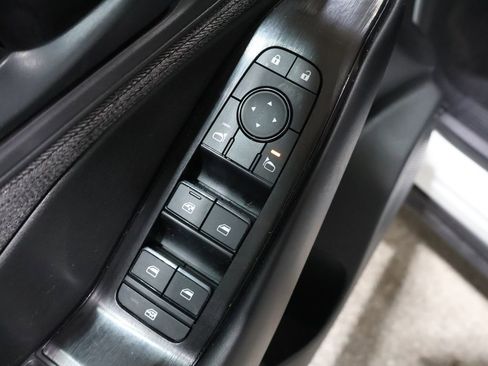 Used 2023 Nissan Rogue S image 14