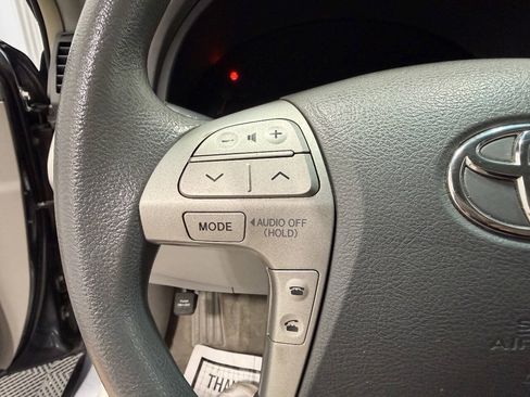 Used 2009 Toyota Camry LE FWD image 21