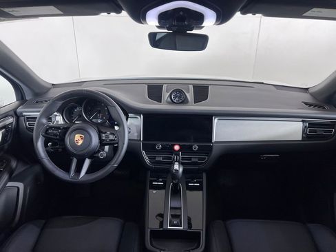 Certified 2026 Porsche Macan AWD/4WD image 24