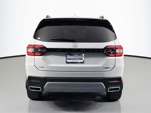 Used 2024 Honda Pilot Touring image 4