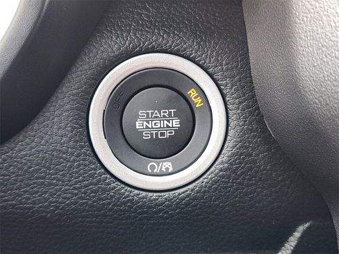 Used 2025 RAM 1500 Laramie image 20