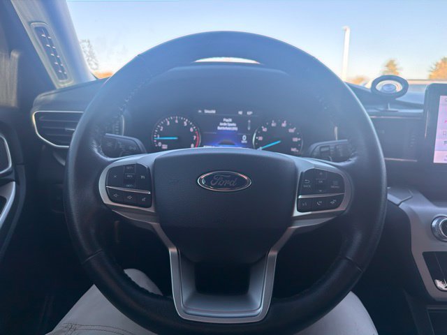 Used 2020 Ford Explorer XLT w/ Equipment Group 202A AWD/4WD image 45