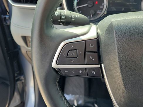 Used 2023 Toyota Highlander XLE image 21
