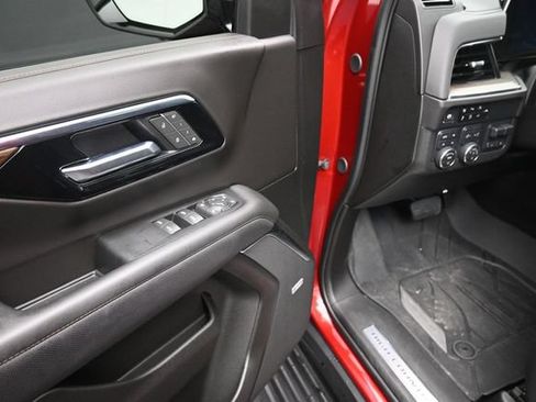 Used 2025 Chevrolet Tahoe High Country AWD/4WD image 8