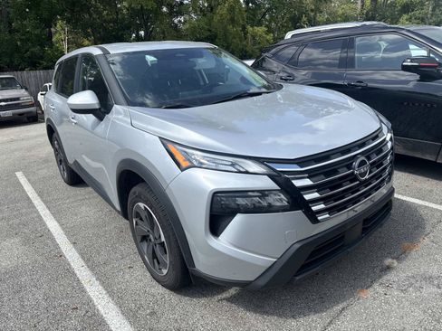 Used 2025 Nissan Rogue SV AWD/4WD image 1
