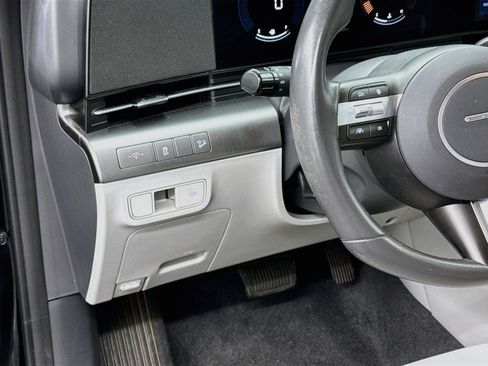 Used 2025 Hyundai Kona SEL FWD image 17