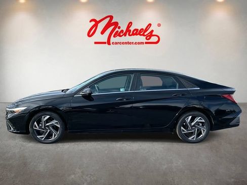 Used 2024 Hyundai Elantra Limited FWD image 5