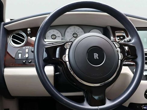 Certified 2016 Rolls-Royce Ghost RWD image 12