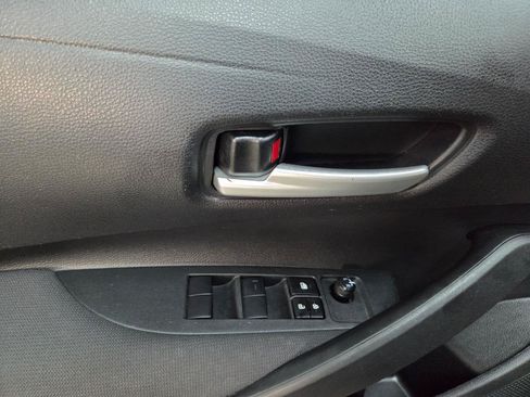 Used 2020 Toyota Corolla LE FWD image 28