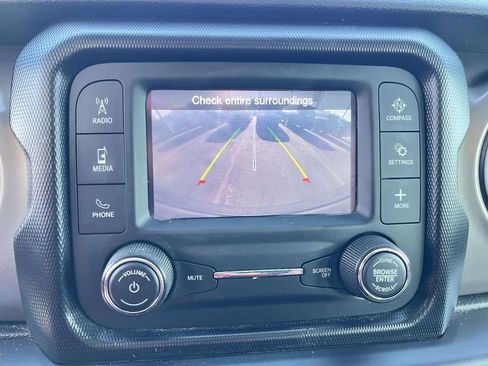 Used 2019 Jeep Wrangler Unlimited Sport image 19