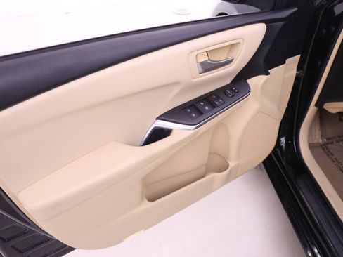 Used 2015 Toyota Camry LE FWD image 9