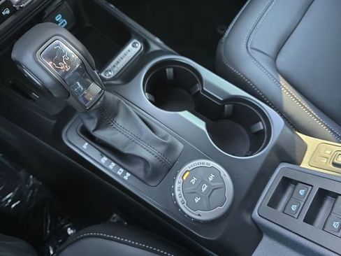 New 2025 Ford Bronco Outer Banks image 27