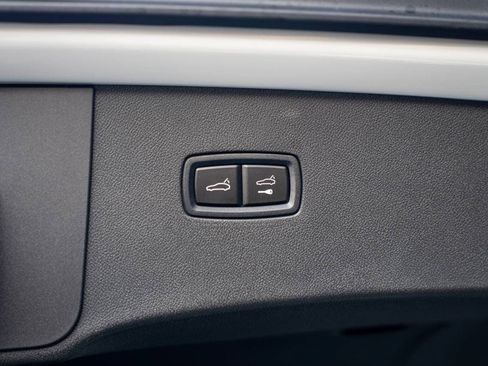 New 2026 Porsche Cayenne Base image 30