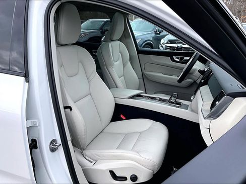 Certified 2023 Volvo XC60 B5 Plus w/ Climate Package image 8