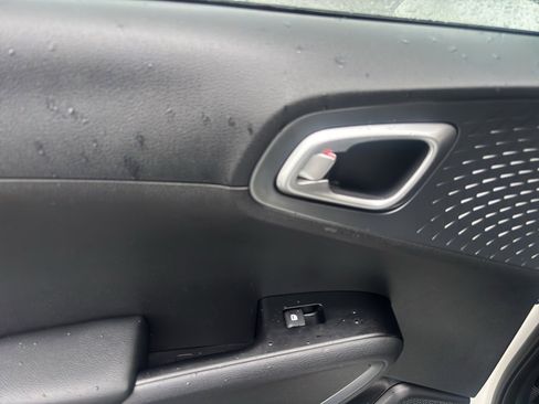 Used 2020 Kia Soul S image 17