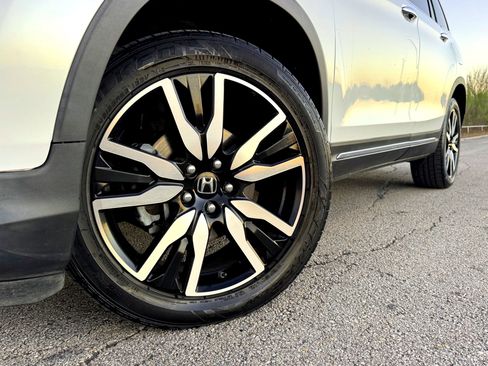 Used 2021 Honda Pilot Touring image 2