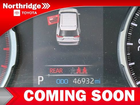 Used 2021 Toyota RAV4 LE FWD image 10