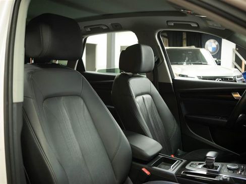 Used 2019 Audi Q5 2.0T Premium w/ Convenience Package AWD/4WD image 16