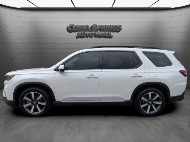 Certified 2024 Honda Pilot Touring image 4