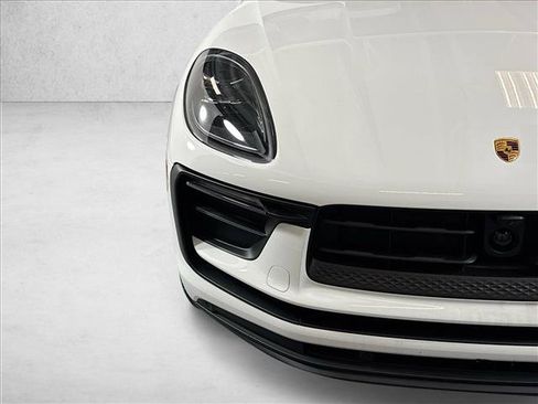 Used 2026 Porsche Macan AWD/4WD image 27